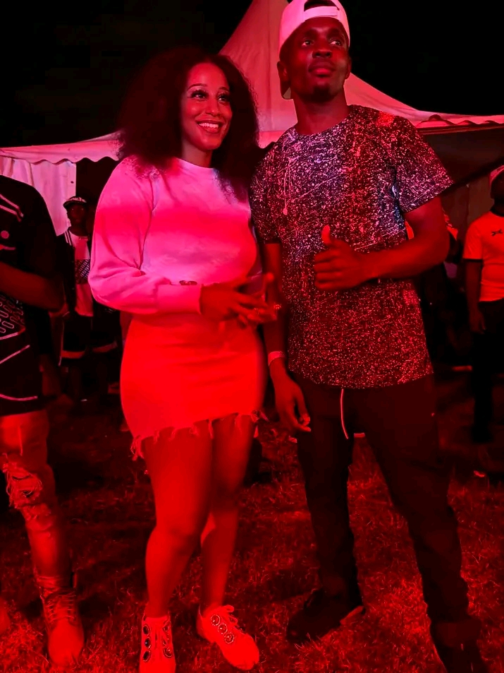 Yo Maps's Wife Kidist Dancing In Night Club(Viral Video) - Zed Vibez